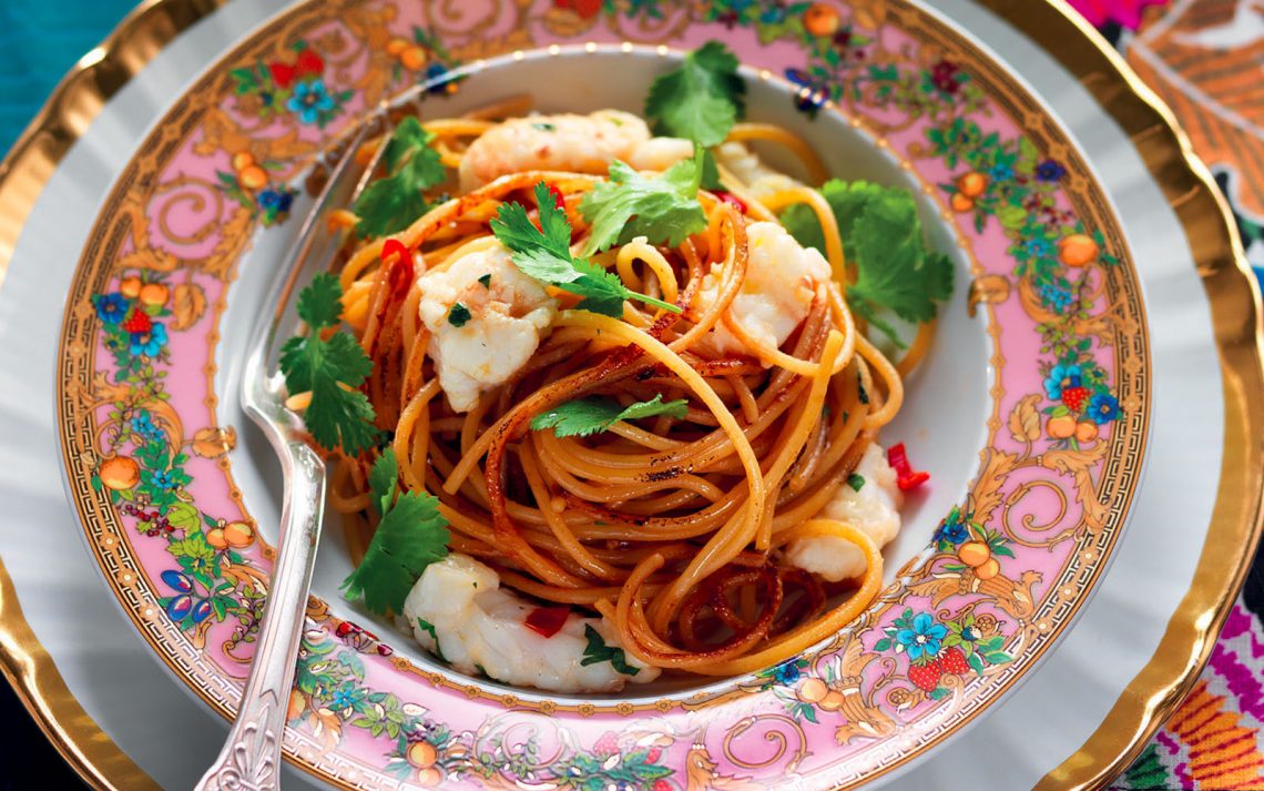 Ricetta Spaghetti all’assassina con scampi e peperoncino