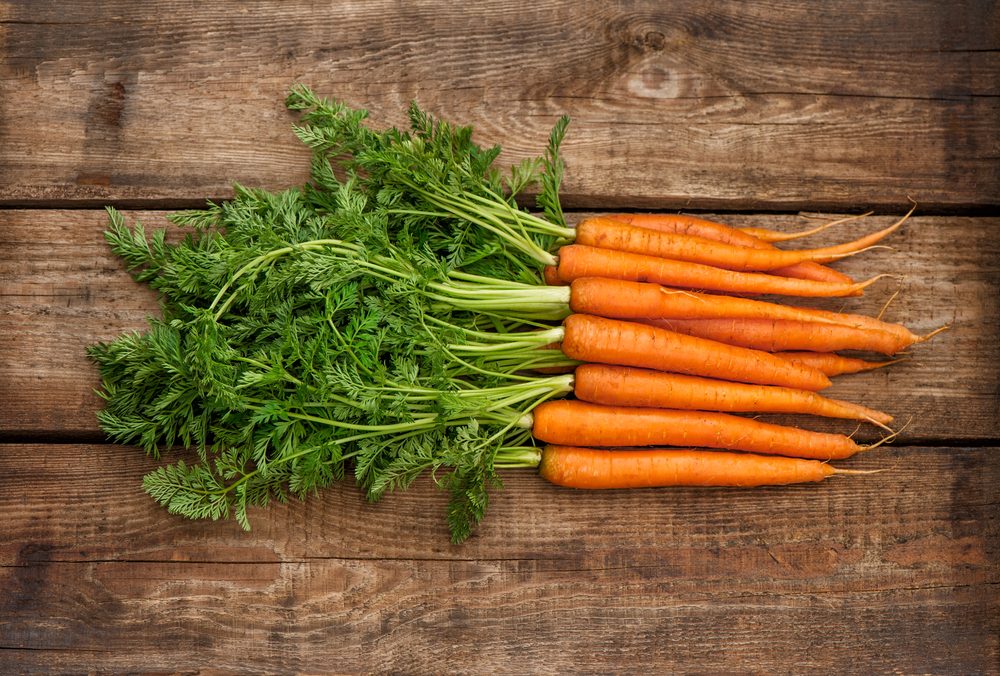 6 idee per riutilizzare al meglio i ciuffi di carota
