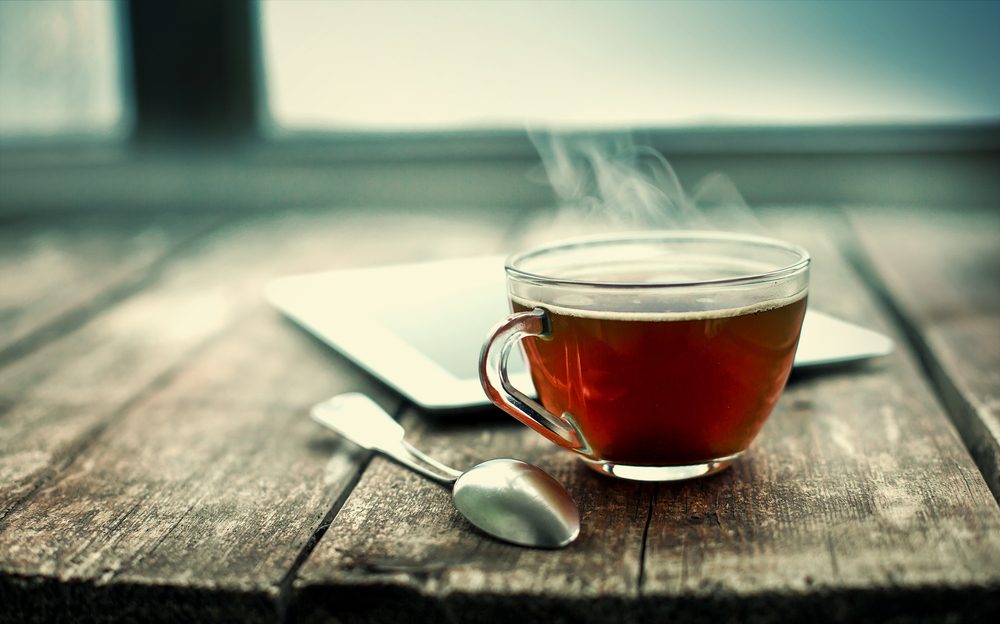 Come scegliere e preparare un ottimo tè per sentirsi meno gonfi e più leggeri