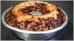 Quando la semplicità è il segreto: ecco il ciambellone con due uova