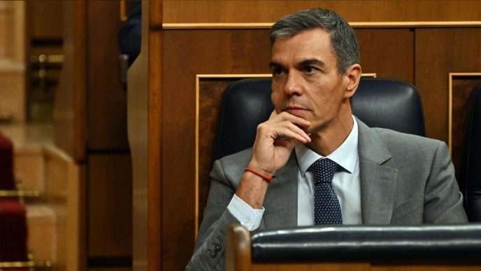 Sanchez sconfitto sui decreti casa: possibile voto anticipato già a fine novembre