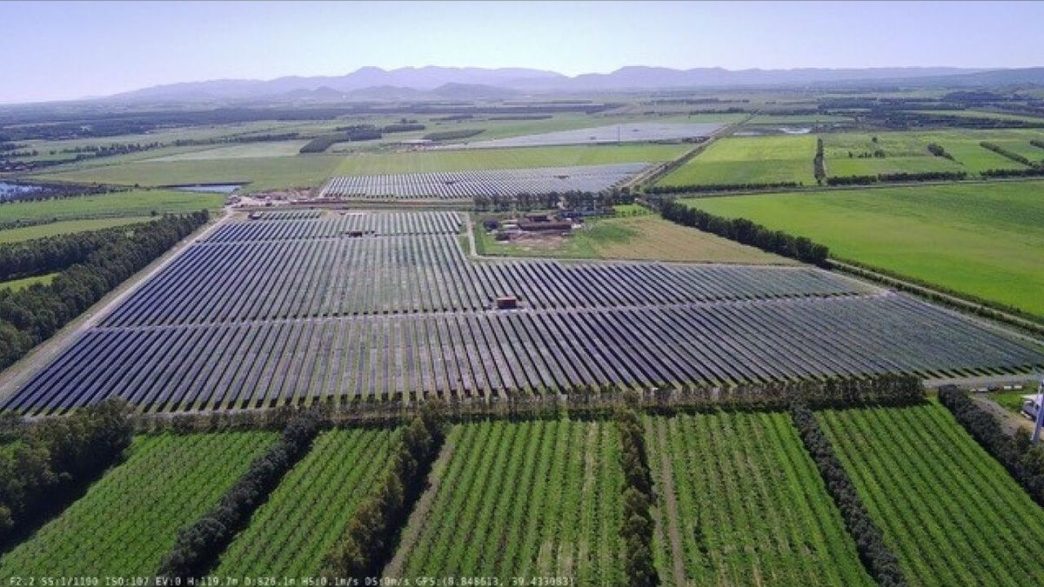 Pimpisu, primo impianto agrivoltaico ibrido in esercizio a Serramanna: 45,8 MW e Bess da 20 MW